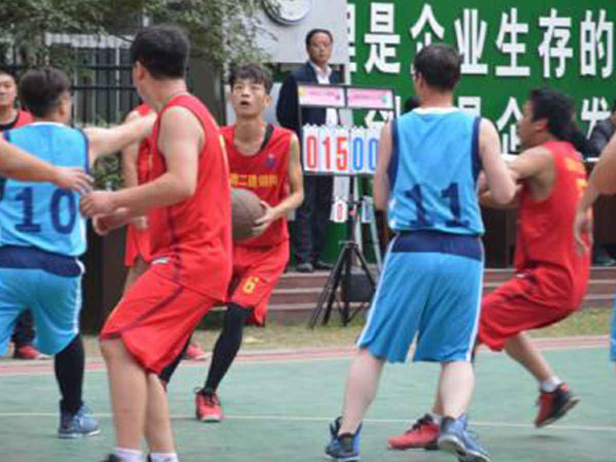参加成都承泽家庭视频监控有限公司“奋进杯”男子篮球赛